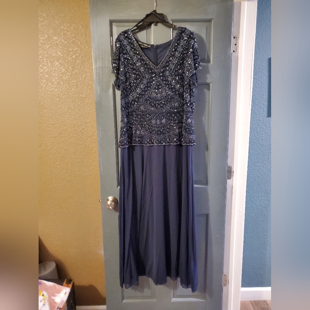 Elegant Navy Blue Evening Gown